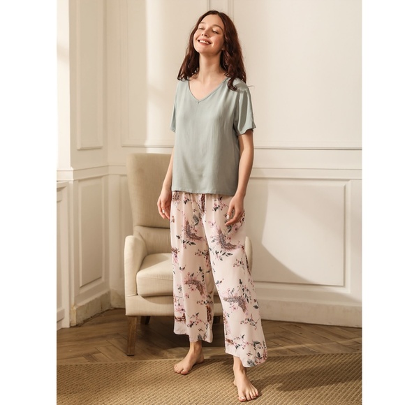 Pastel Green & Pink Floral 2 Piece Pajama Set - Picture 5 of 8